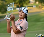 유해란, LPGA 아칸소 챔피언십 정상…생애 첫 우승