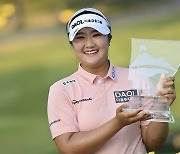 유해란, LPGA 투어 첫 우승…아칸소 챔피언십 제패