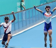 아시안게임 한국 롤러, 남자 3,000m 계주 은…세리머니하다 0.01초 차이 패