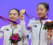 [아시안게임] 탁구 신유빈-전지희, 북한 꺾고 금메달…야구는 대만에 패배(종합)