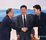 [사설] 추석 민심은 민생해결… 여야 대표 속히 만나 정국교착 풀라