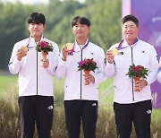 '항저우 AG 골프 금메달' 조우영·장유빈…5일 프로 데뷔전