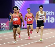 남자 400ｍ 계주 질주하는 고승환