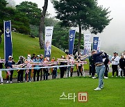 [포토] 임희정 '팬들이 지켜보고 있다'