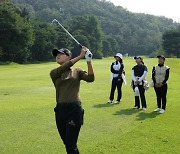 [포토]박성현 '뜻깊은 인사이드 로프의 시간'