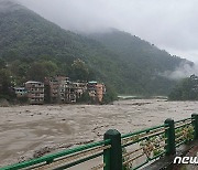 인도 북동부서 돌발성 홍수로 군인 23명 실종