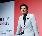 "공수래공수거" 주윤발, 사망설→전 재산 기부에 '쿨'한 대답[스타이슈] [28회 BIFF]