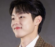 [T포토] 김동휘 '옆태가 예술'