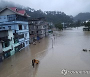 인도 동북부 시킴주 홍수피해 급증…사망 14명·실종 100여명