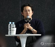 부산국제영화제 찾은 스티븐 연