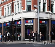 BRITAIN METRO BANK