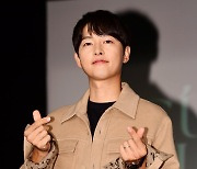 송중기, "타고난 외모? 솔직히 온전히 받아들이고 감사한다" [28th BIFF]