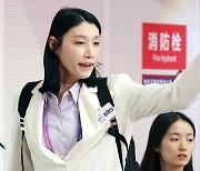 박정아에게 힘 보태는 김연경