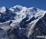 몽블랑, 만년설 폭삭…폭염 탓 2년 새 2m 낮아졌다