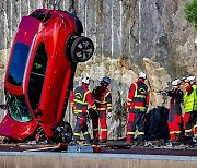 “여보, 1년 기다려도 이車”…지금도 못사서 안달, ‘엄빠차’ 볼보 XC60 [최기성의 허브車]