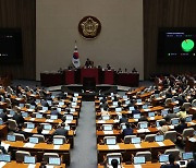 담배 속 깜깜이 유해성분, 2025년부터 공개된다…국회 본회의 통과