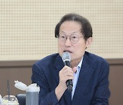 발언하는 조희연 교육감