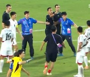 주심 밀친 ‘깡패축구’ 북한선수…AFC, “최소 4경기, 3개월 출전금지 처벌 가능”