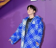 세븐틴 원우, '팬들에게 인사' [사진]