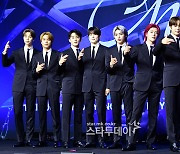 NCT 127 “데뷔 7주년, 유혹 많았지만 멤버들 믿어”