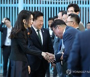 제주 서귀포 은갈치 축제 개막식 찾은 김건희 여사