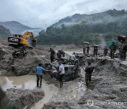 인도 동북부 히말라야 지역 홍수 사망자 40명으로 늘어