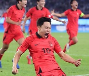 [속보] 한국 축구, 일본에 2-1 역전 우승…아시안게임 금메달, AG 3연패 달성