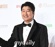 '거미집' 송강호 "주윤발, 직접 맞이하니 대배우 기운 엄청나…감동적이었다" [28th BIFF]