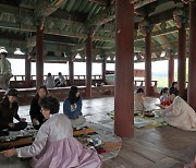 꽃구경에 전통음식까지···전국 곳곳서 가을축제 만끽