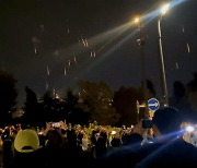 [르포] ‘역대급’ 불꽃놀이 펼친 서울세계불꽃축제···100만 명 군집