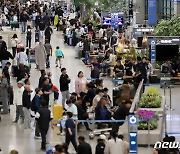 연휴 공항 풍경