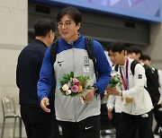 AG 3연패, 축구대표팀 귀국