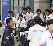 귀국하는 아시안게임 야구 대표팀 선수들