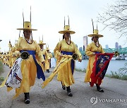 재현된 정조대왕 능행차 행렬