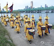 재현된 정조대왕 능행차 행렬