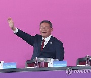 입장하는 중국 리창 국무원 총리