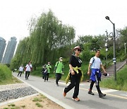 강남구, 양재천 걷기 행사 개최...효과 측정