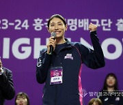 시즌 각오는? 김연경, 팬들과 함께 통합 우승.