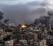 “전기도 식량도 연료도 없을 것”…‘창살 없는 감옥’ 가자지구 봉쇄