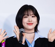 [T포토] 안유진 '보조개에 빠진다'