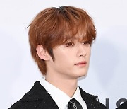 스트레이키즈 리노 '빼꼼 브이'[엑's HD포토]