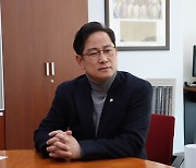 박수영 “전남 수상태양광에 3천억 투자 약속 후 발전사 간부, 업체 임원行”