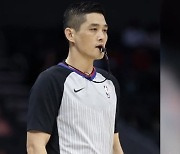 황인태, 한국인 첫 NBA 전임심판 ‘휘슬’