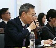 “R&D 카르텔 본 적 있나”…과기부 국감서 예산 감축 ‘집중 포화’