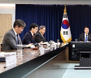 Yoon urges to closely monitor economic, security ramifications of Israel conflict