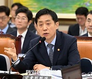 금융위 “해외 부동산펀드, 손실줄일 방안 검토할 것”