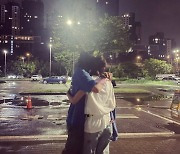 '10살 연상' 공효진, '♥케빈 오'와 거리에서 포옹 "시간이 아까워"