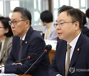 조규홍 "공공의대 설립 신중히…2025년부터 의대정원 확충 노력"(종합)