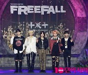 [TEN포토] TXT '정규 3집 '이름의 장: FREEFALL' 발매'