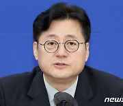 홍익표 원내대표 "與, 전정부 탓 대통령 지키기 아닌 민생 지켜야"